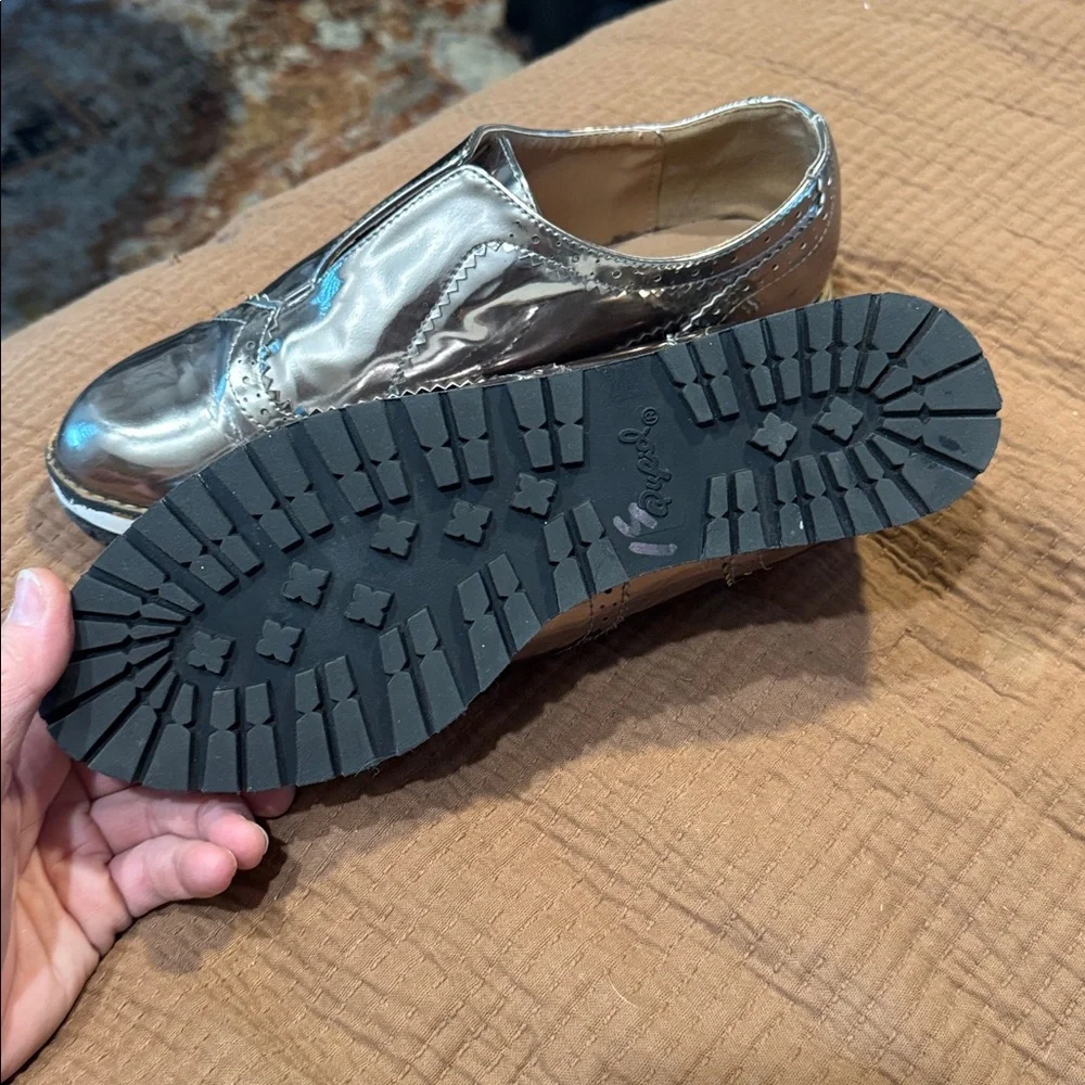 QUPID Silver oxford platform shoes 8